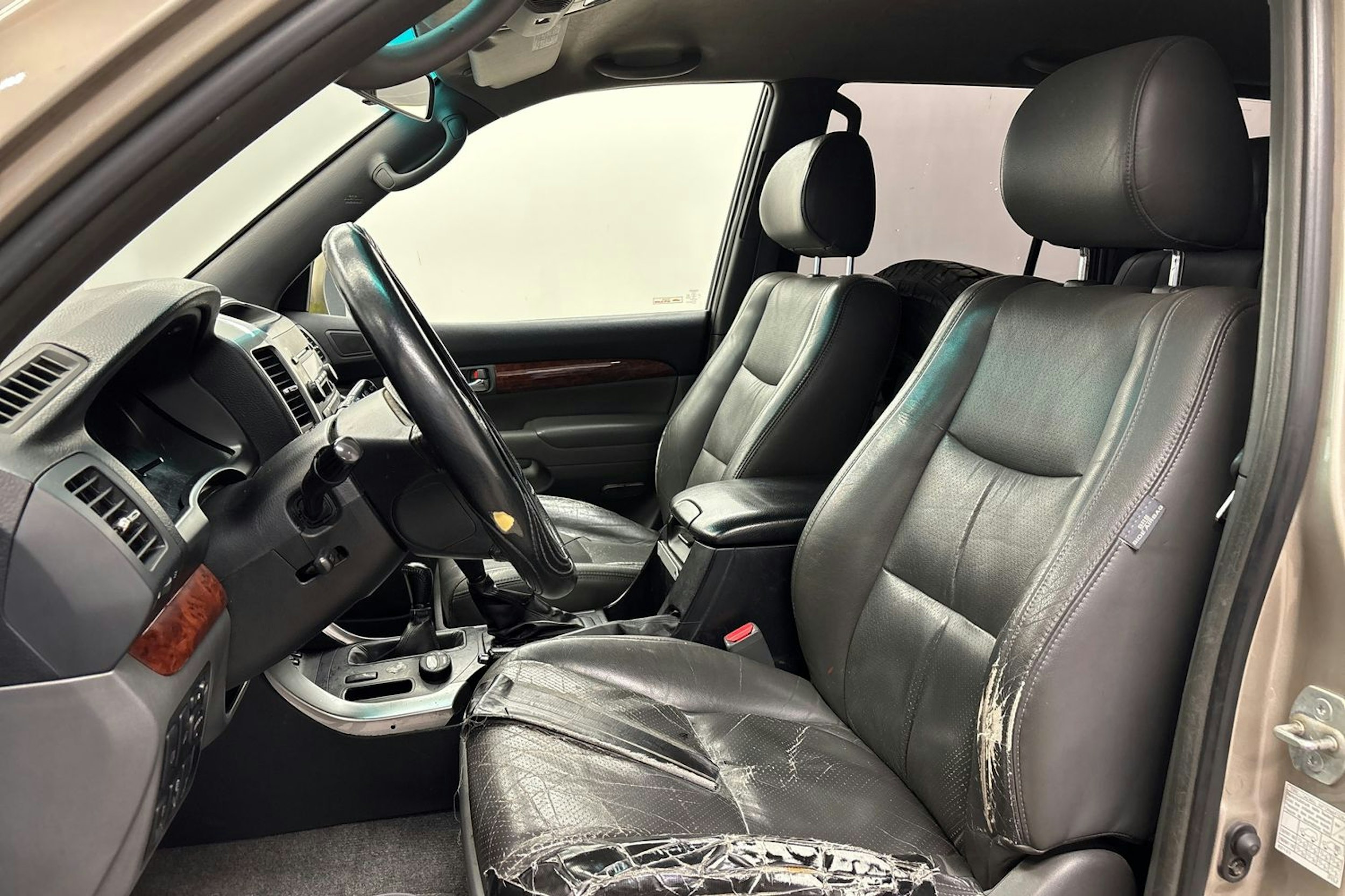 Keltainen Toyota Land Cruiser 2003 kuva 11.