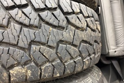 Keltainen Toyota Land Cruiser 2003 kuva 21.