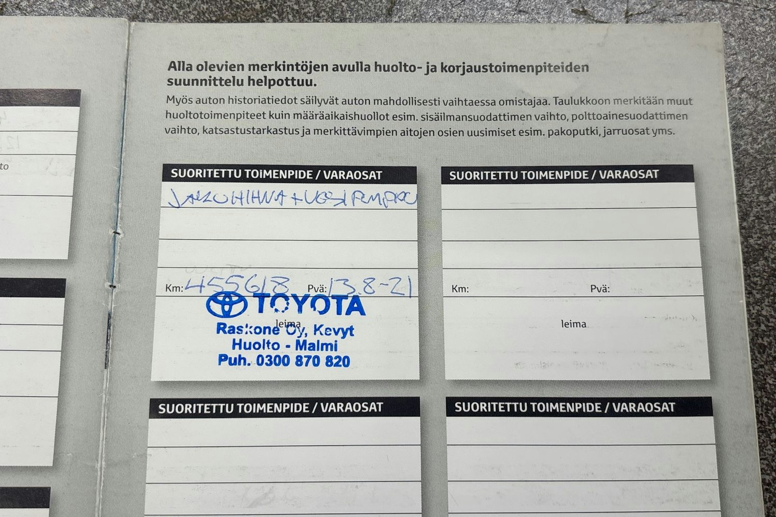 Keltainen Toyota Land Cruiser 2003 kuva 30.