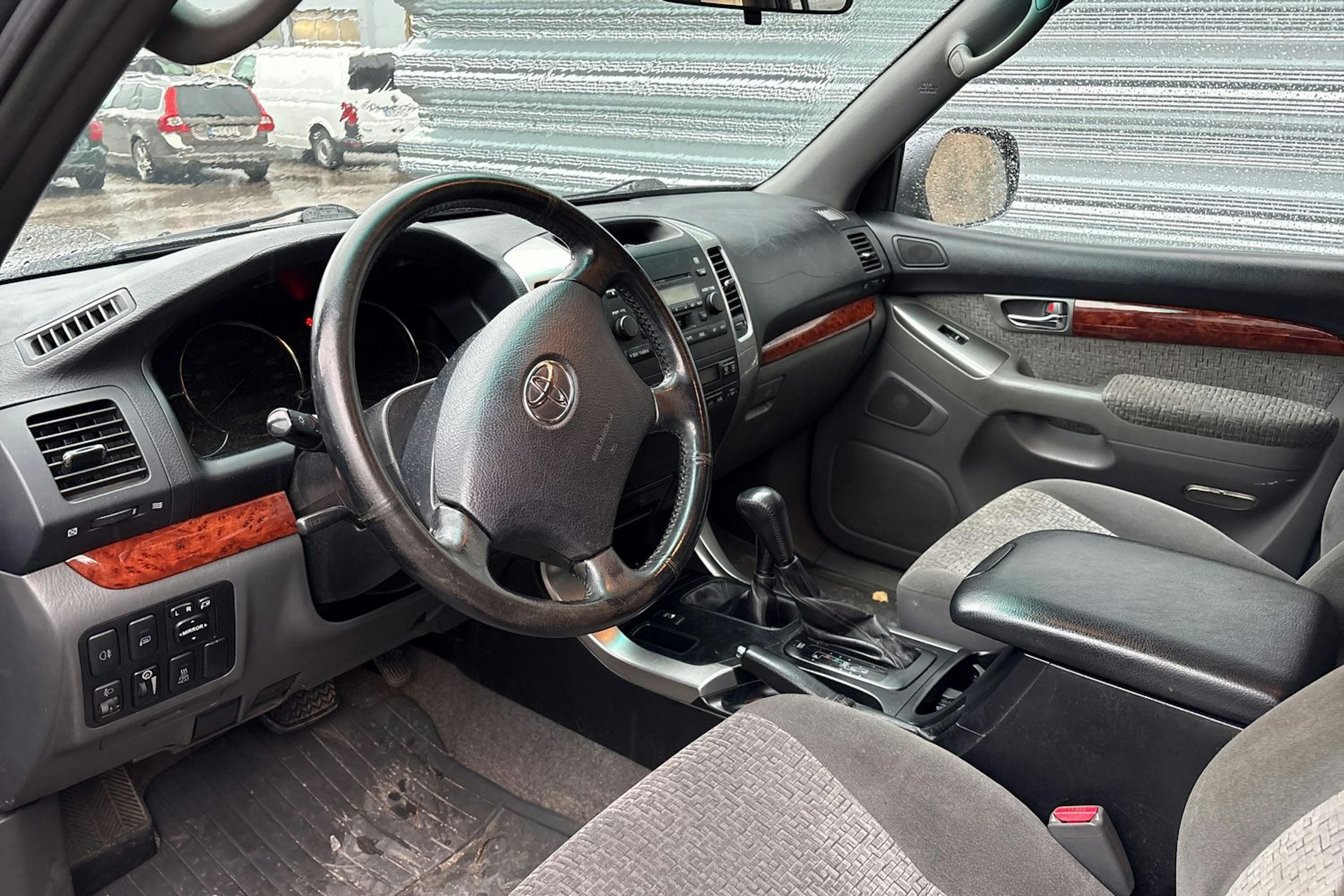 harmaa Toyota Land Cruiser 2004 kuva 3.