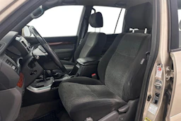 ruskea (beige) Toyota Land Cruiser 2005 kuva 8.