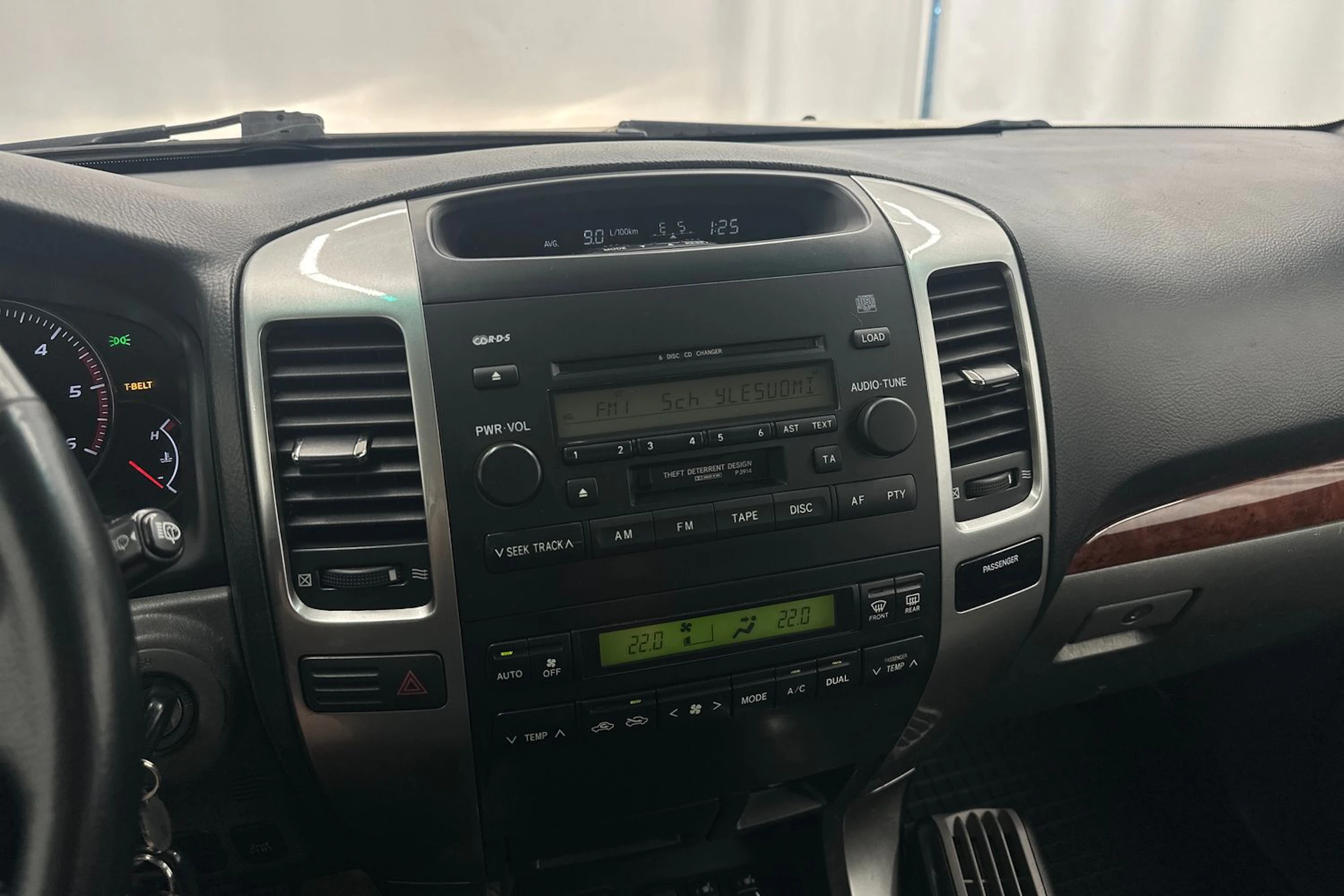 ruskea (beige) Toyota Land Cruiser 2005 kuva 13.
