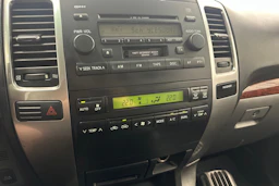 ruskea (beige) Toyota Land Cruiser 2005 kuva 16.