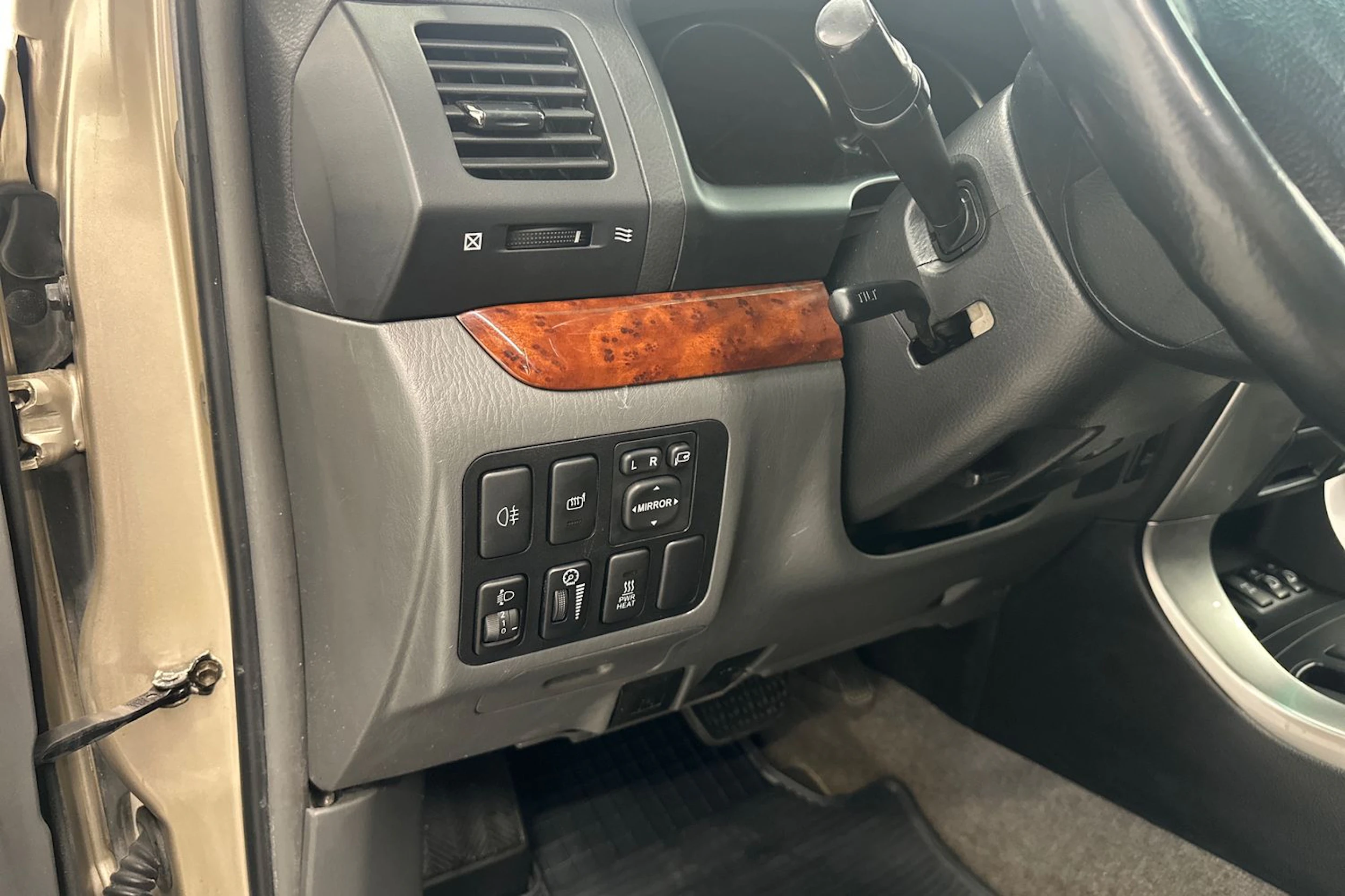 ruskea (beige) Toyota Land Cruiser 2005 kuva 19.