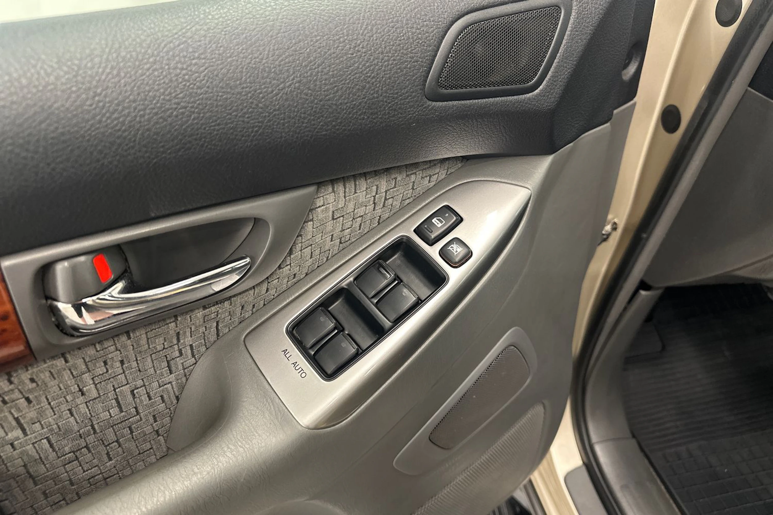 ruskea (beige) Toyota Land Cruiser 2005 kuva 20.