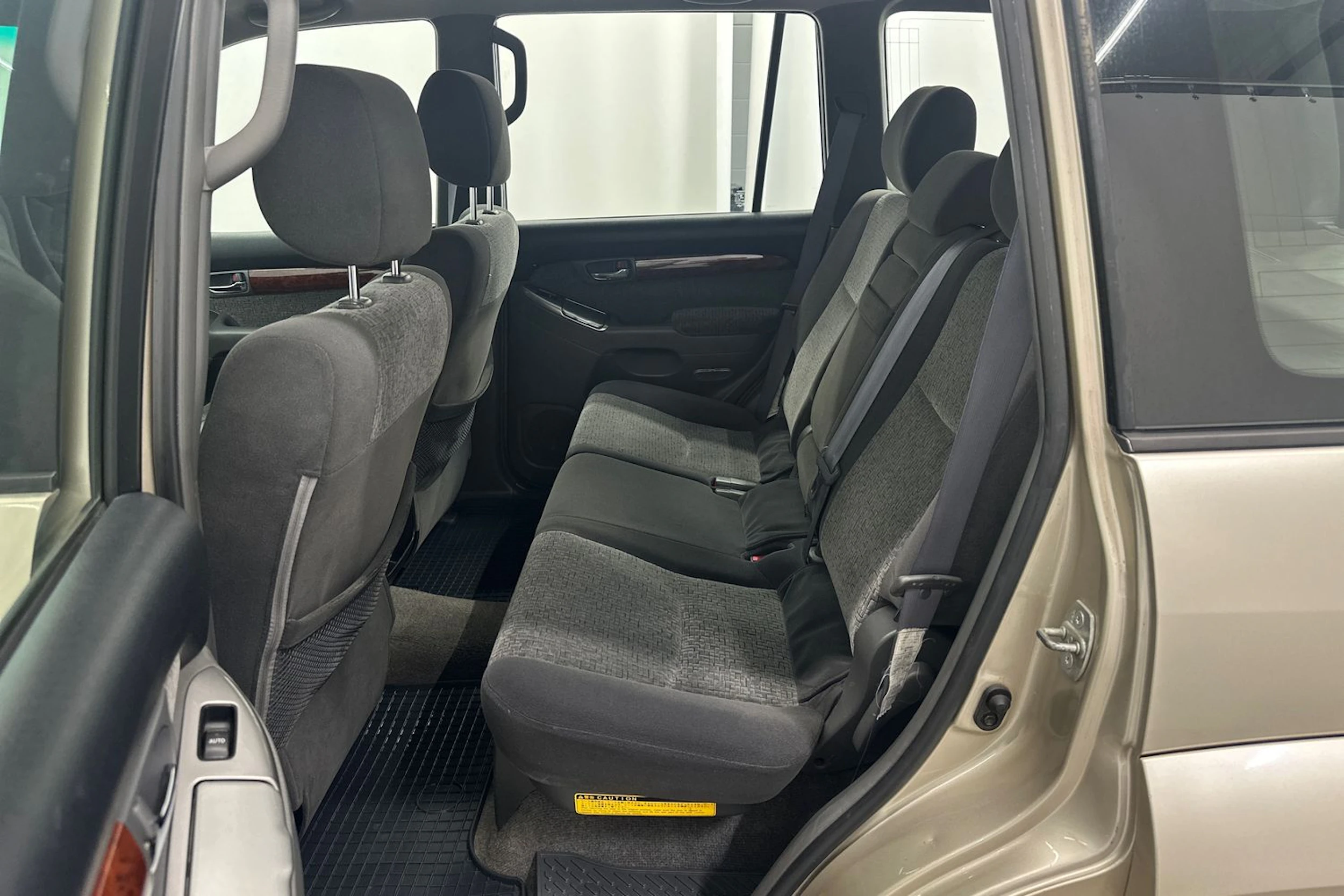 ruskea (beige) Toyota Land Cruiser 2005 kuva 22.