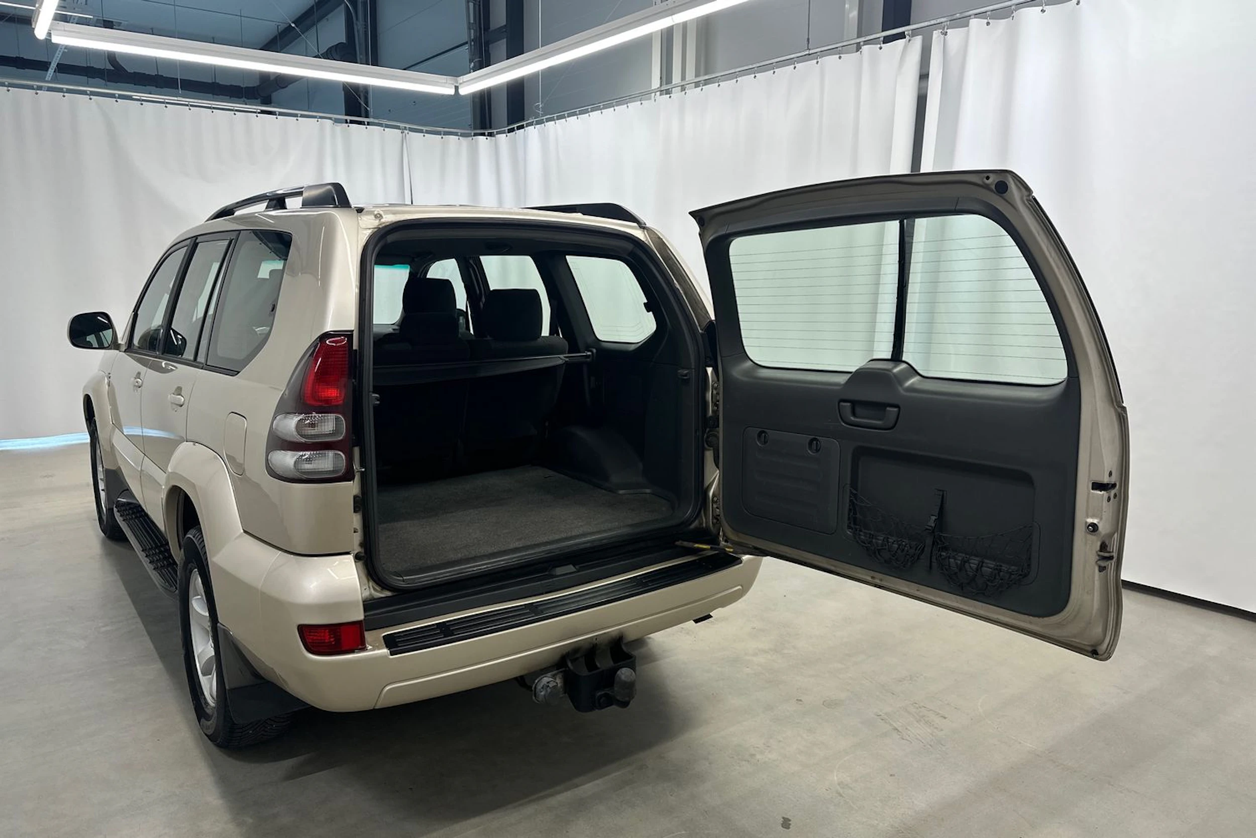 ruskea (beige) Toyota Land Cruiser 2005 kuva 25.