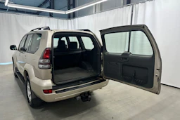 ruskea (beige) Toyota Land Cruiser 2005 kuva 25.
