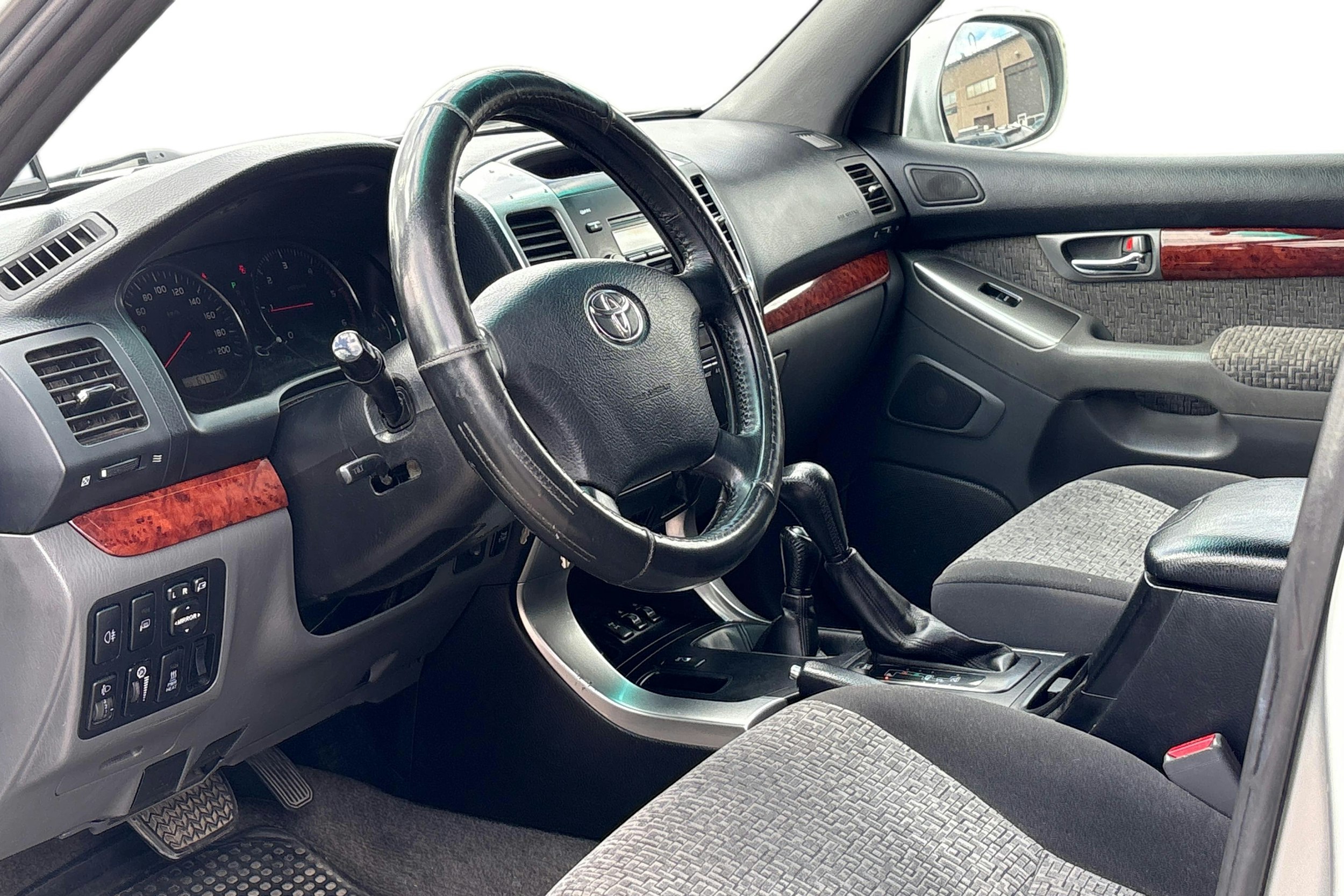 hopea Toyota Land Cruiser 2005 kuva 3.