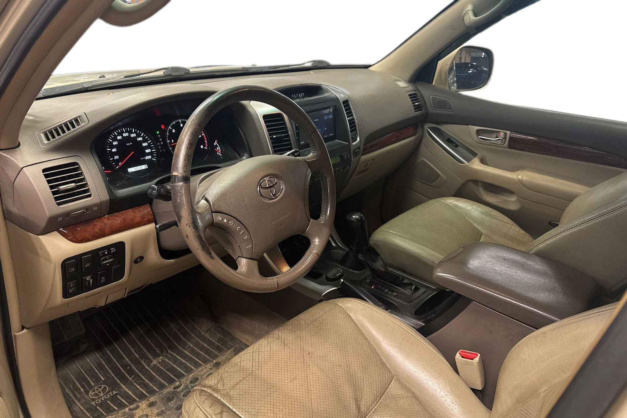 ruskea (beige) Toyota Land Cruiser 2007 kuva 3.