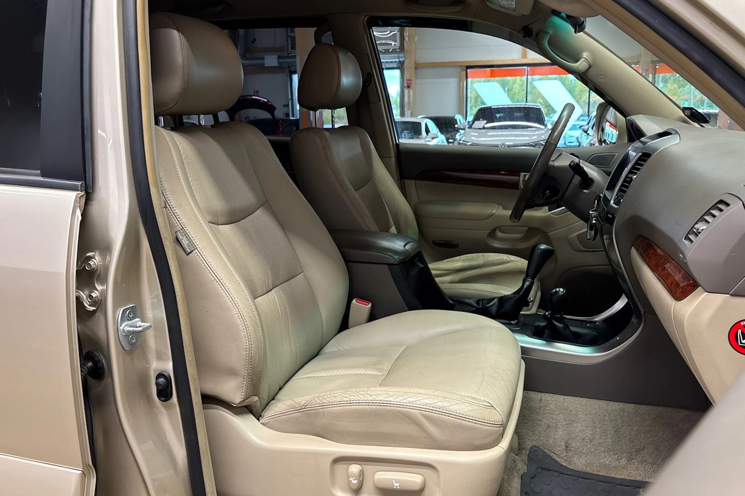 ruskea (beige) Toyota Land Cruiser 2007 kuva 15.