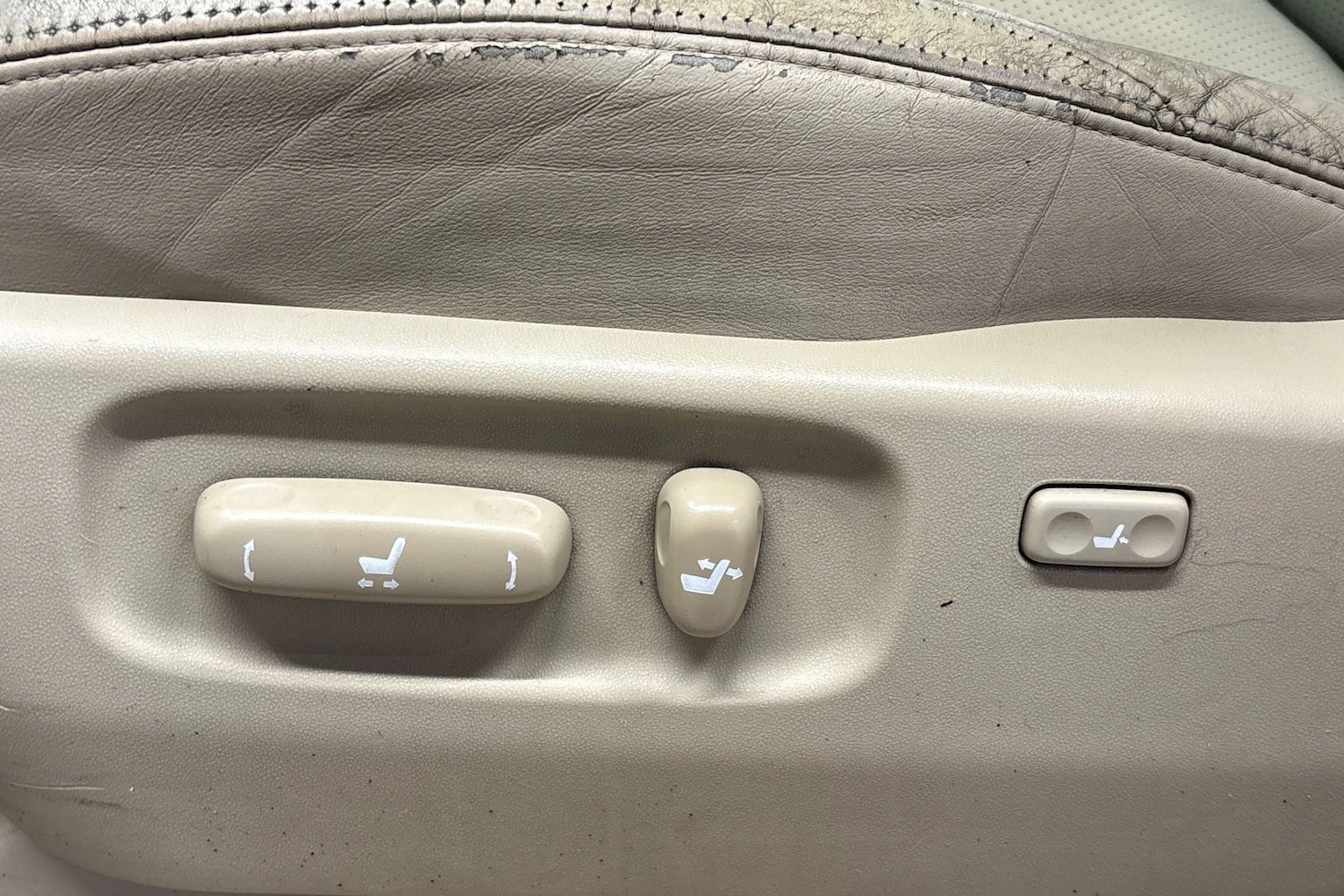 ruskea (beige) Toyota Land Cruiser 2007 kuva 17.
