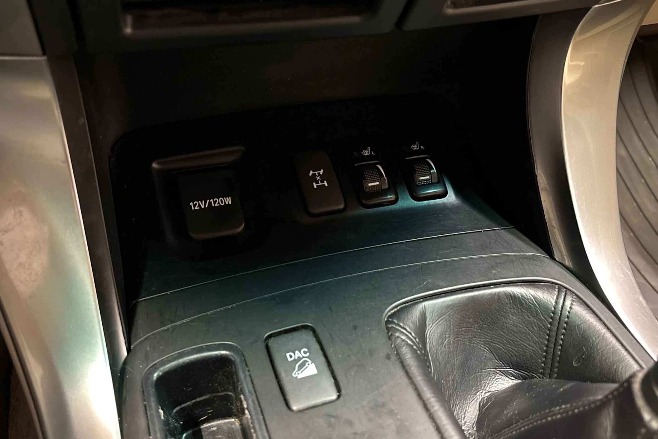 ruskea (beige) Toyota Land Cruiser 2007 kuva 26.