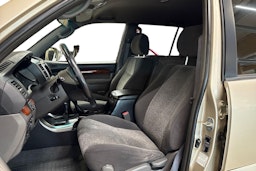 Ruskea (beige) Toyota Land Cruiser 2007 kuva 6.