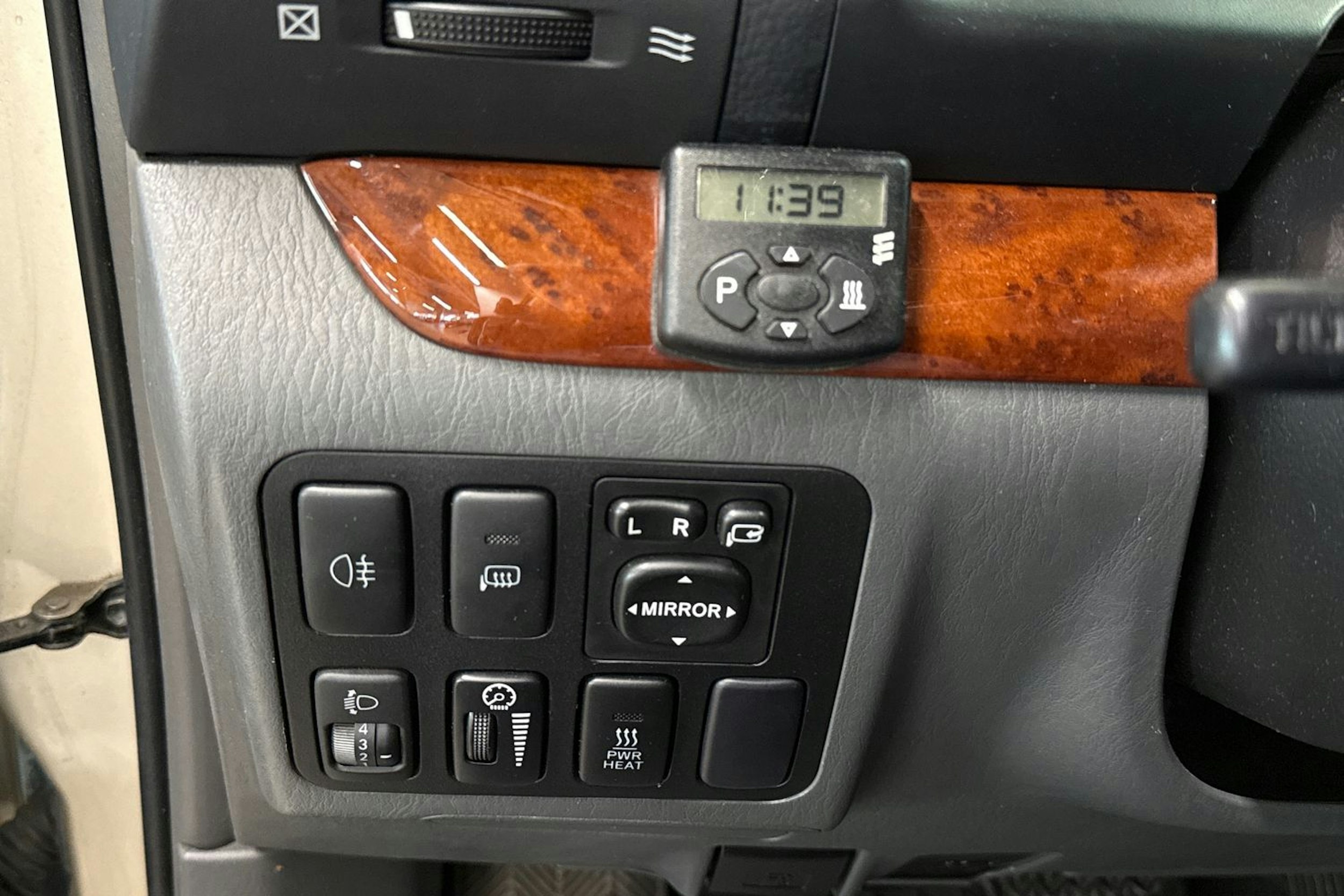 Ruskea (beige) Toyota Land Cruiser 2007 kuva 11.