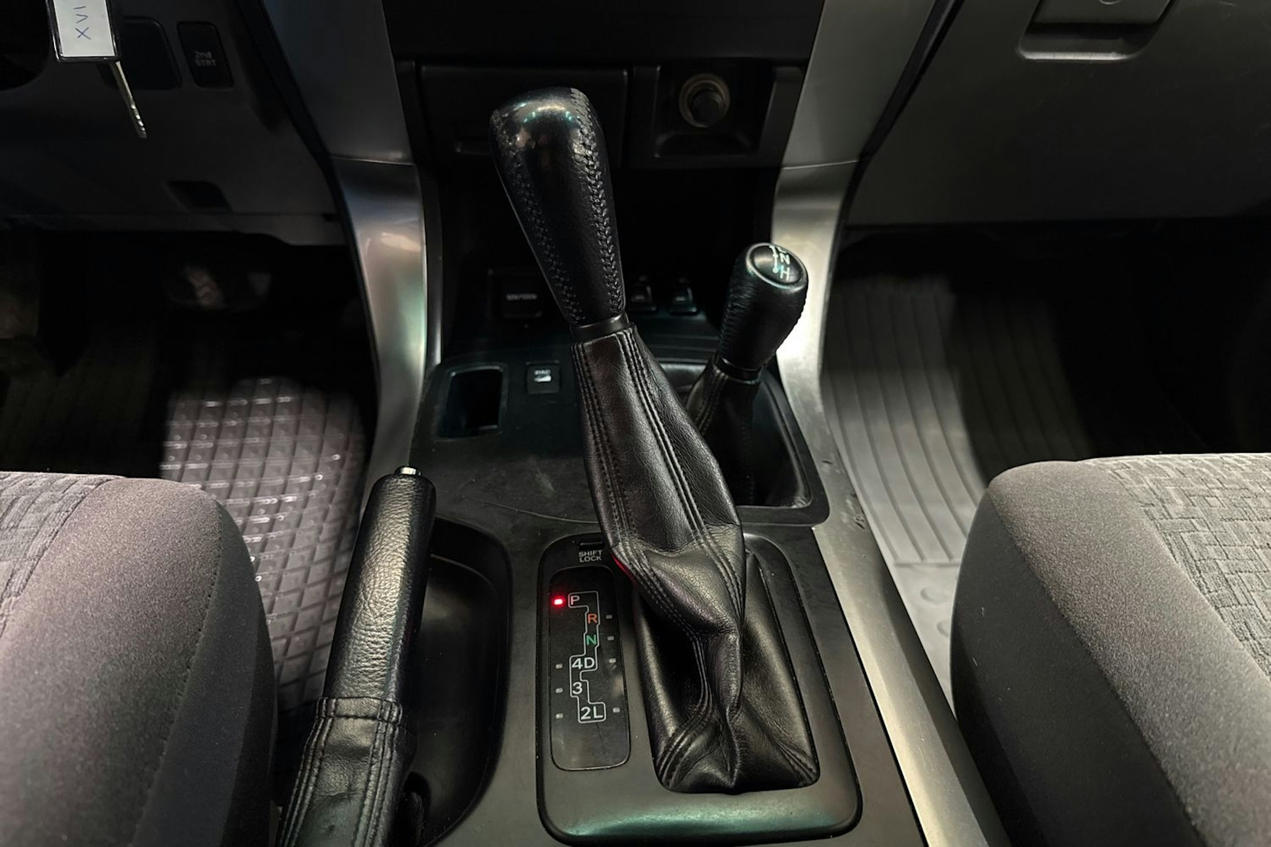 Ruskea (beige) Toyota Land Cruiser 2007 kuva 21.