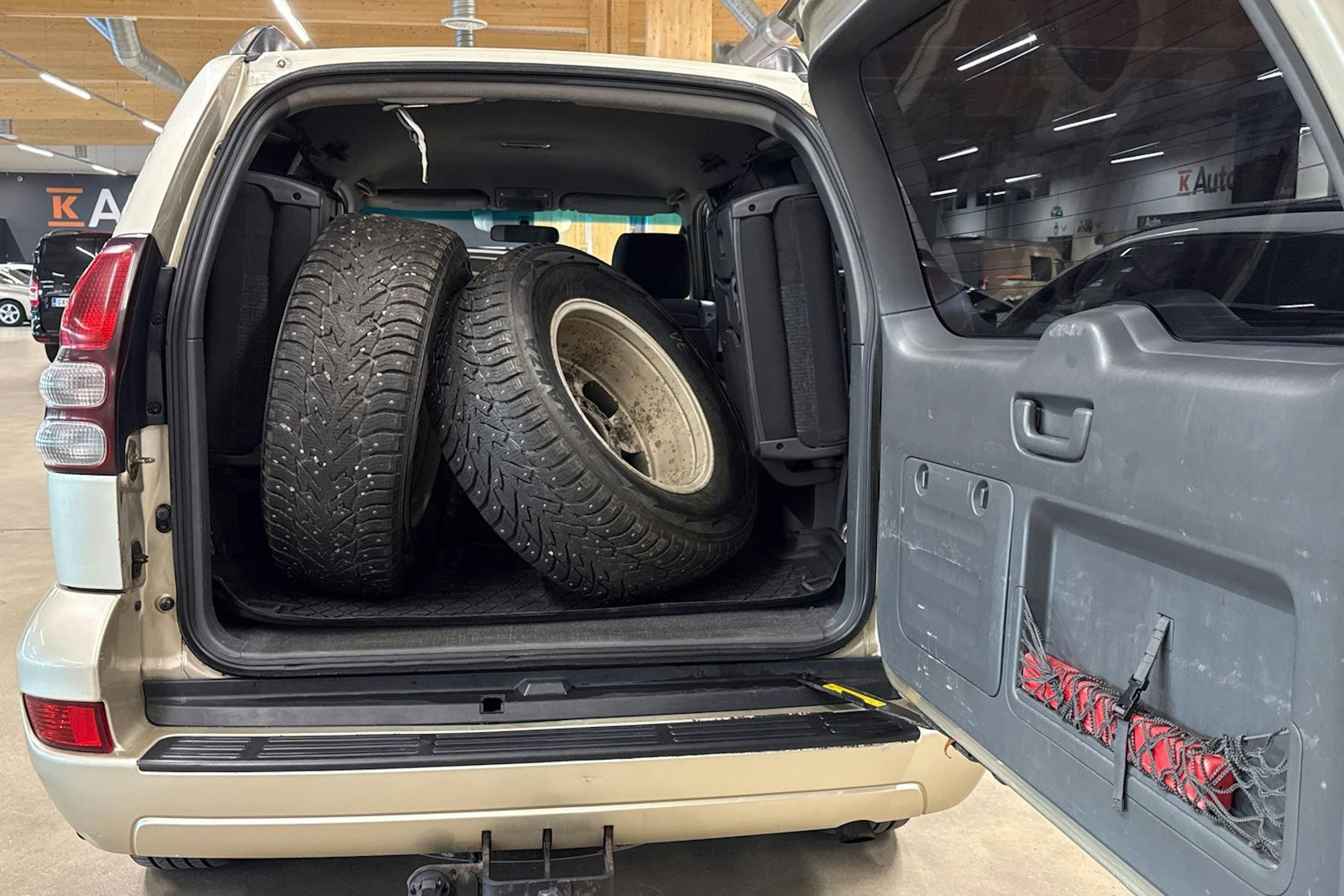 Ruskea (beige) Toyota Land Cruiser 2007 kuva 25.