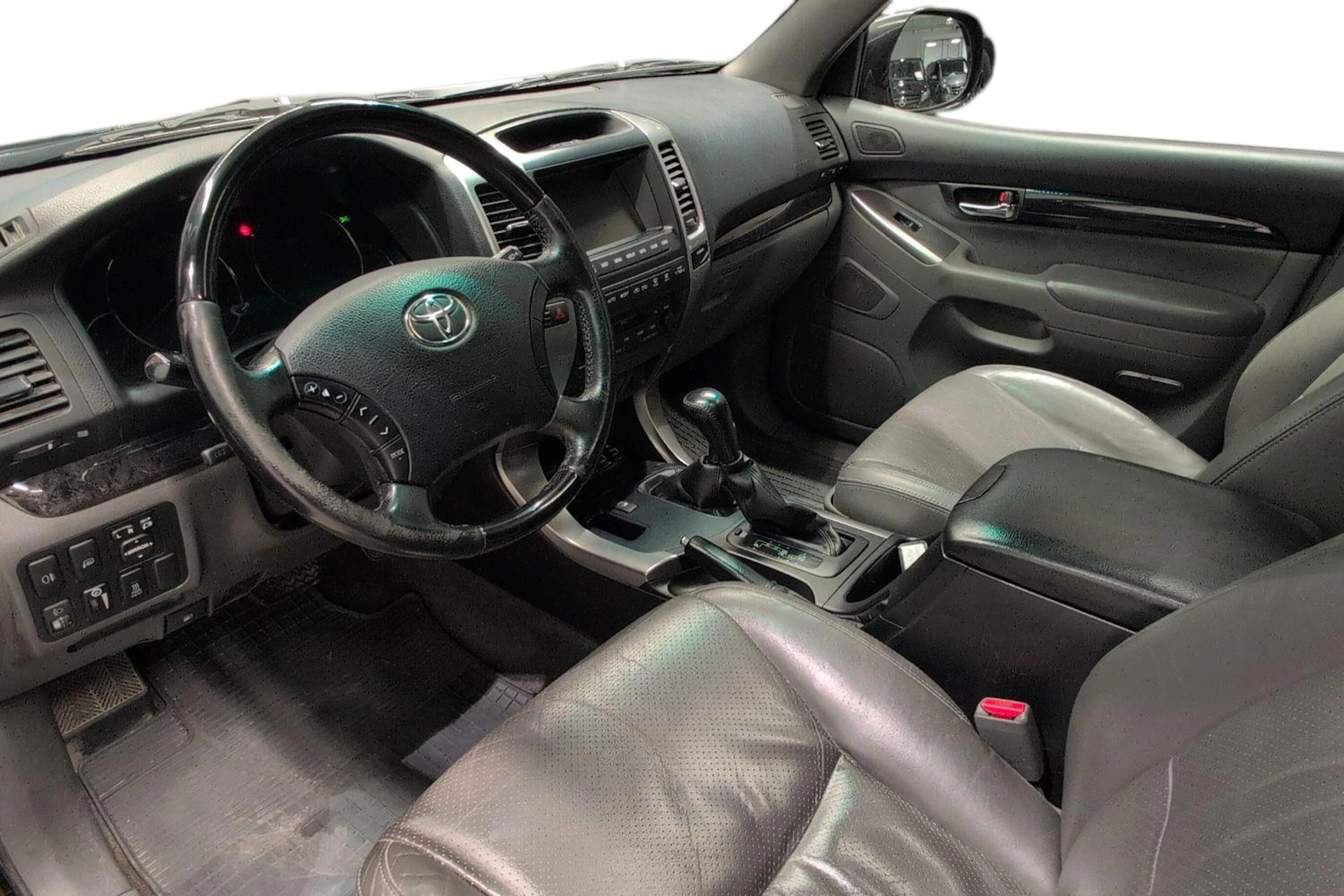 Musta Toyota Land Cruiser 2008 kuva 6.