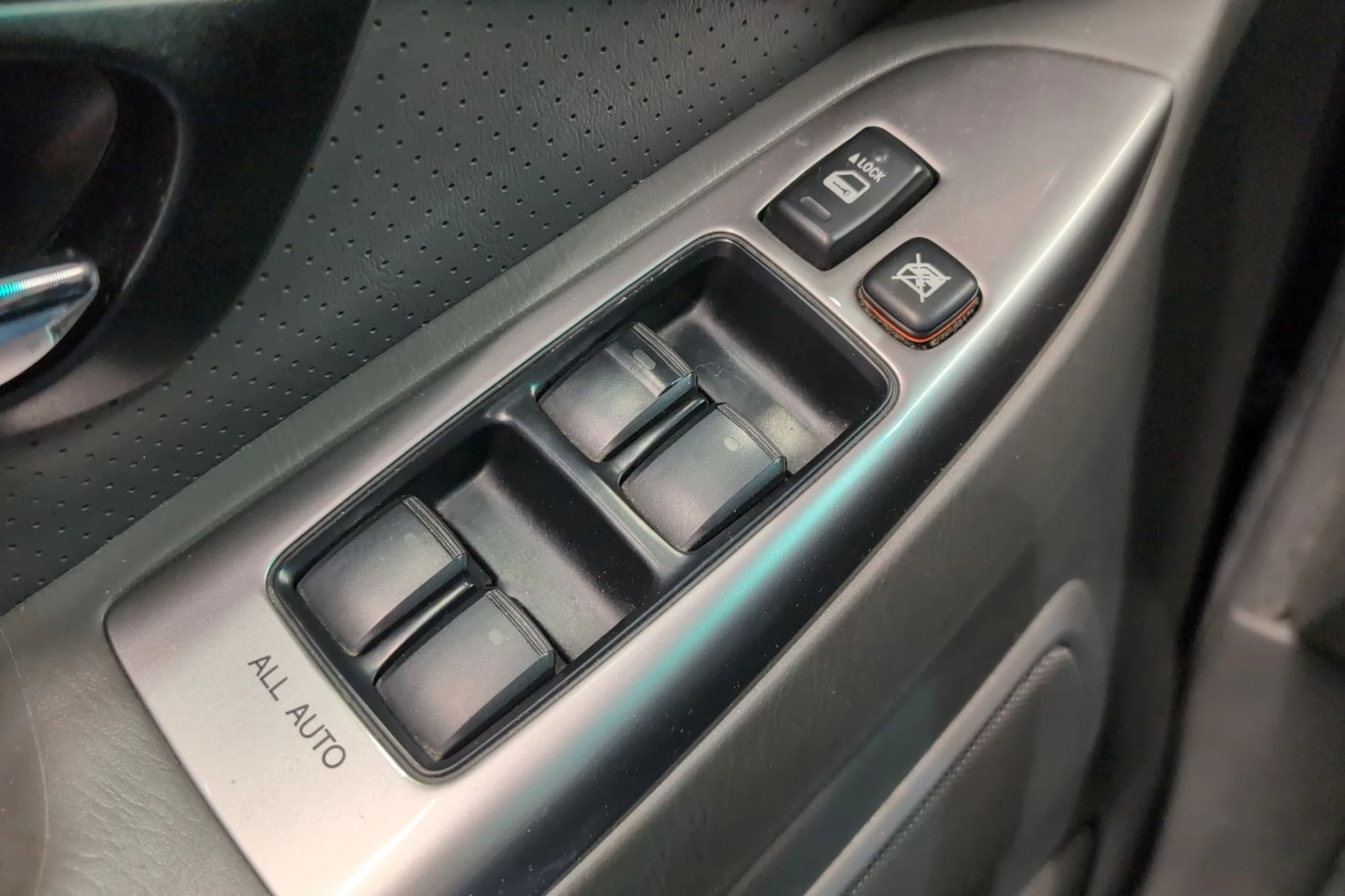 Musta Toyota Land Cruiser 2008 kuva 18.