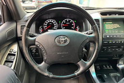 Musta Toyota Land Cruiser 2008 kuva 19.