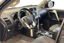 musta Toyota Land Cruiser 2010 kuva 3.