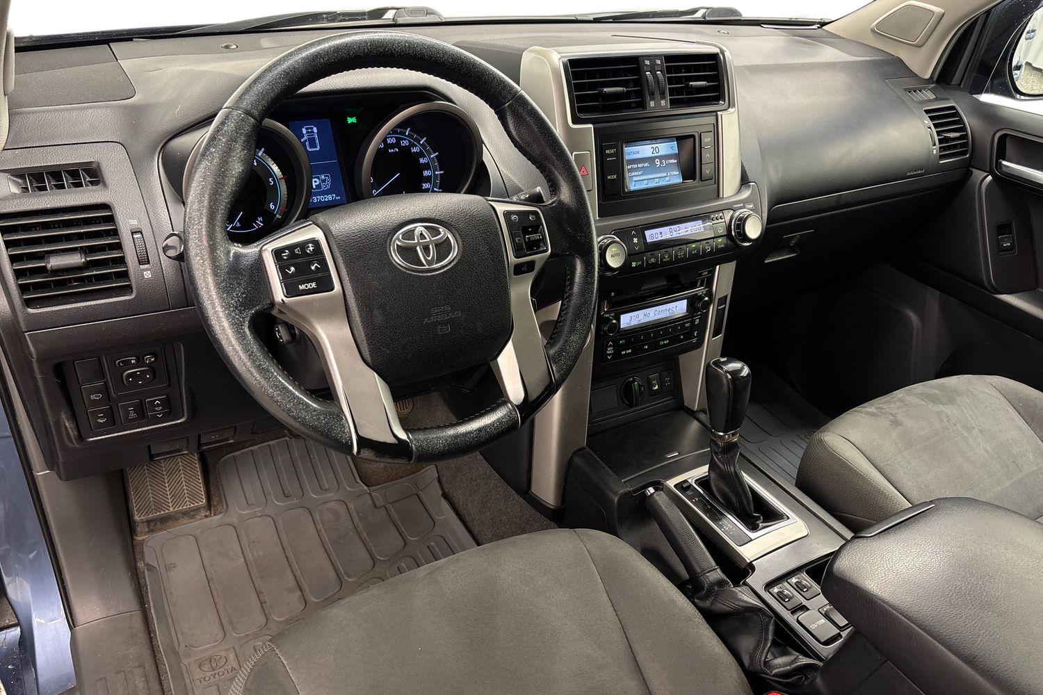 Toyota Land Cruiser 2010, kuva 6/29