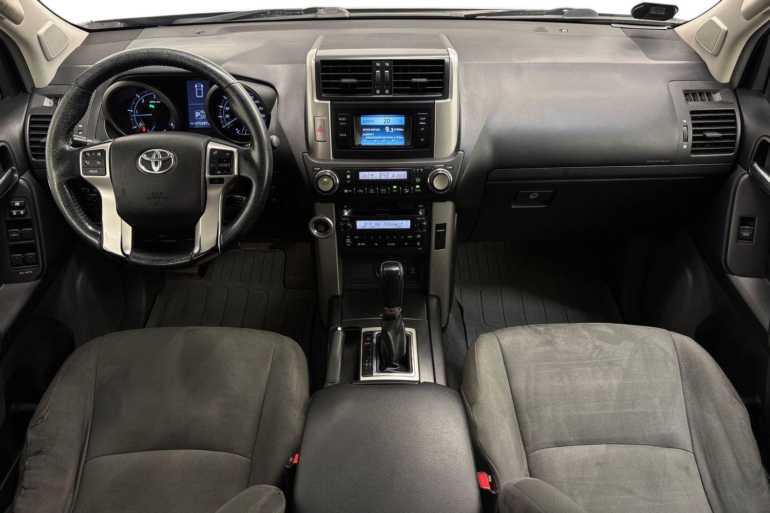 Toyota Land Cruiser 2010, kuva 7/29