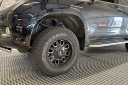 musta Toyota Land Cruiser 2011 kuva 5.