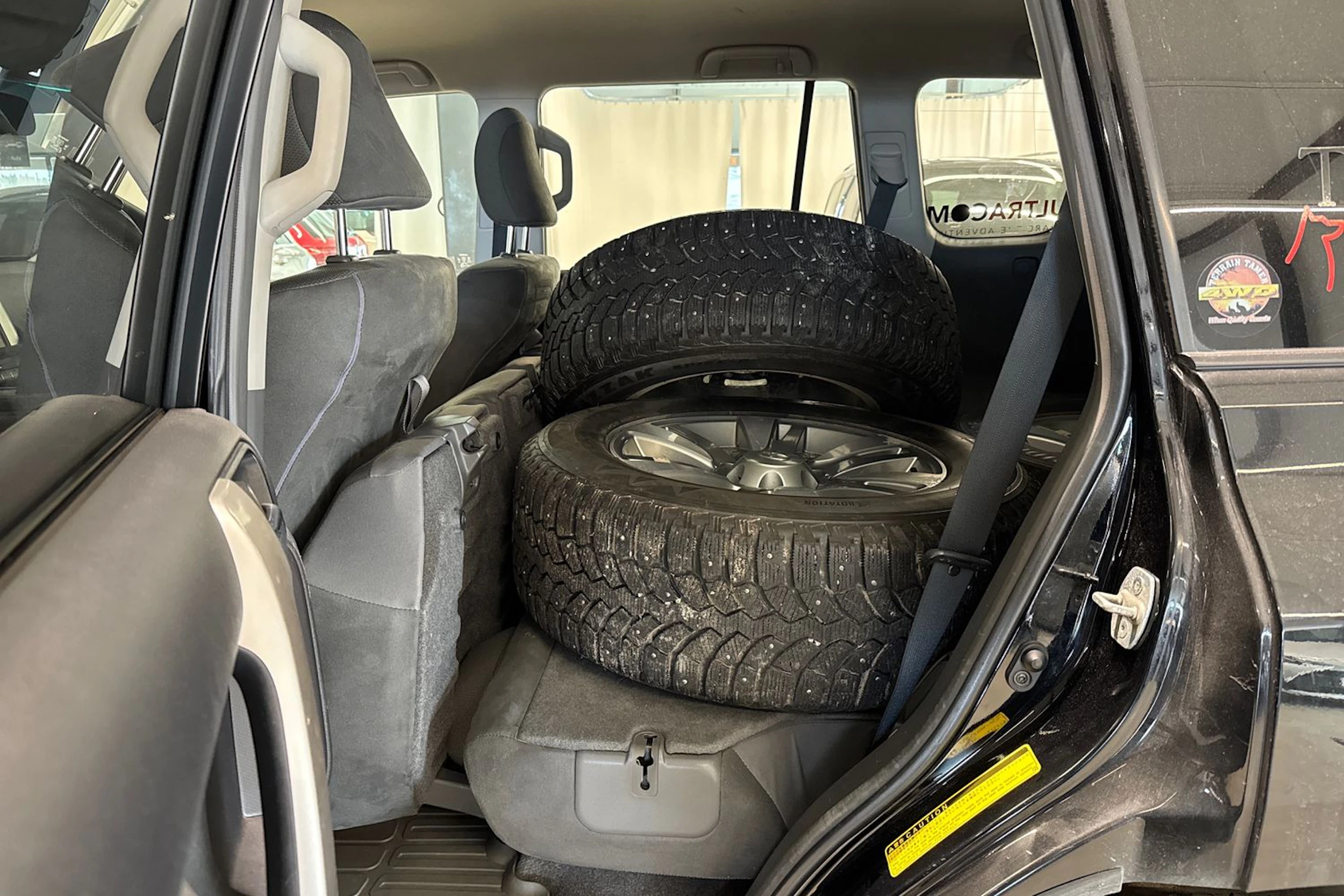 musta Toyota Land Cruiser 2011 kuva 6.