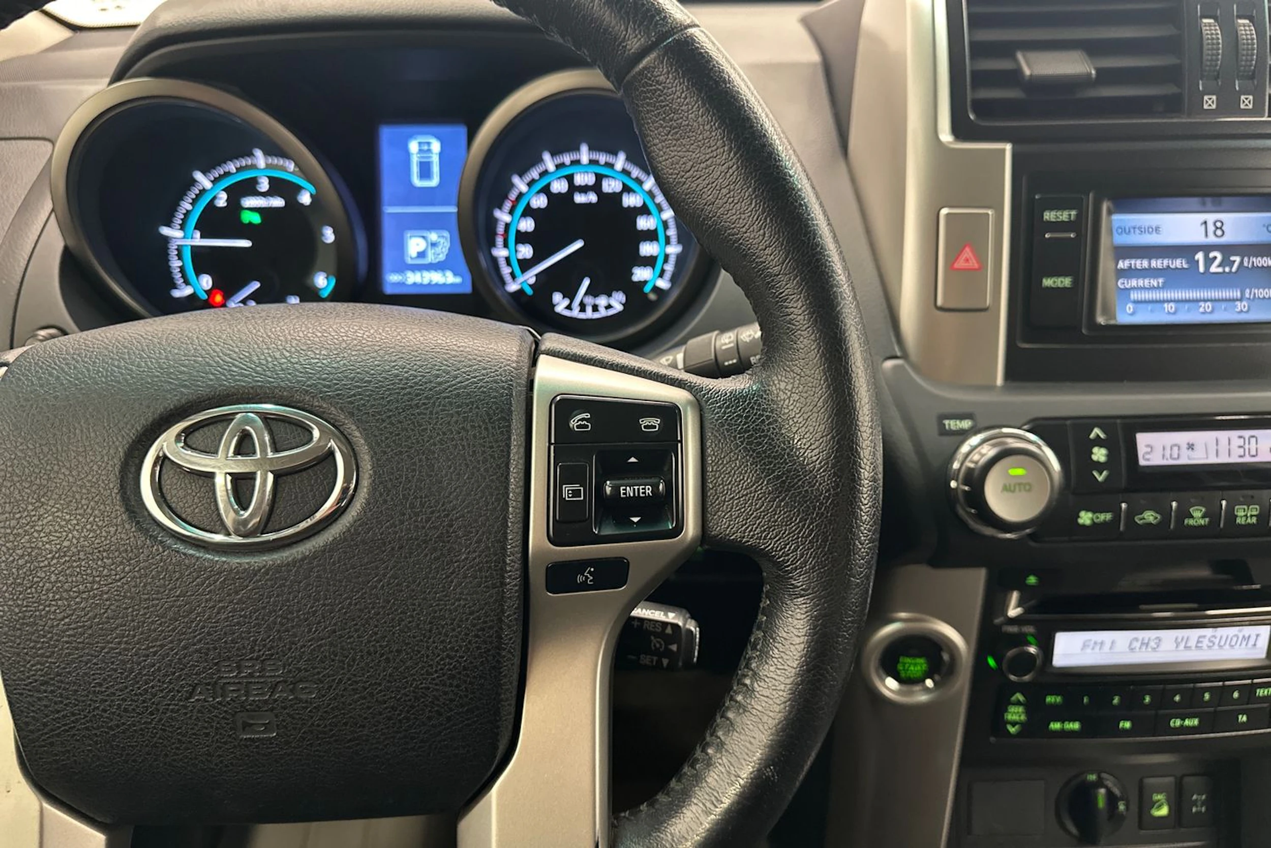 musta Toyota Land Cruiser 2011 kuva 12.