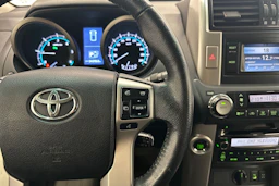 musta Toyota Land Cruiser 2011 kuva 12.