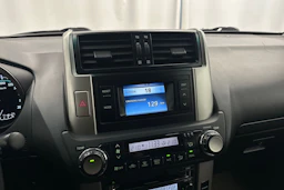 musta Toyota Land Cruiser 2011 kuva 17.