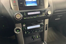 musta Toyota Land Cruiser 2011 kuva 18.