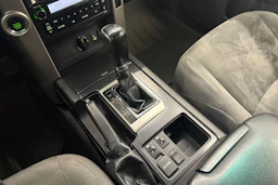 musta Toyota Land Cruiser 2011 kuva 22.