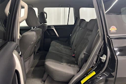 musta Toyota Land Cruiser 2011 kuva 26.