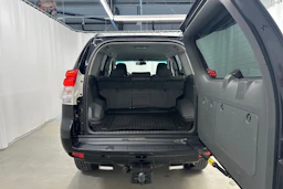 musta Toyota Land Cruiser 2011 kuva 28.