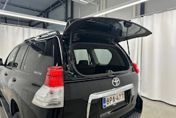 musta Toyota Land Cruiser 2011 kuva 30.