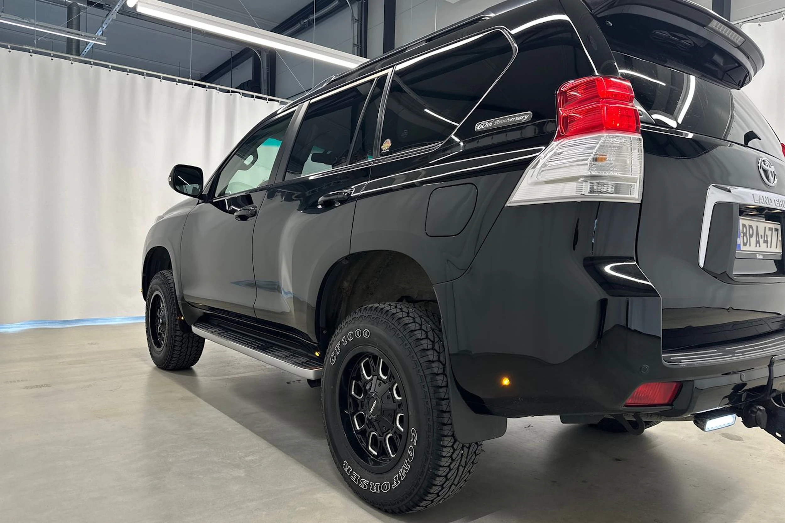 musta Toyota Land Cruiser 2011 kuva 32.