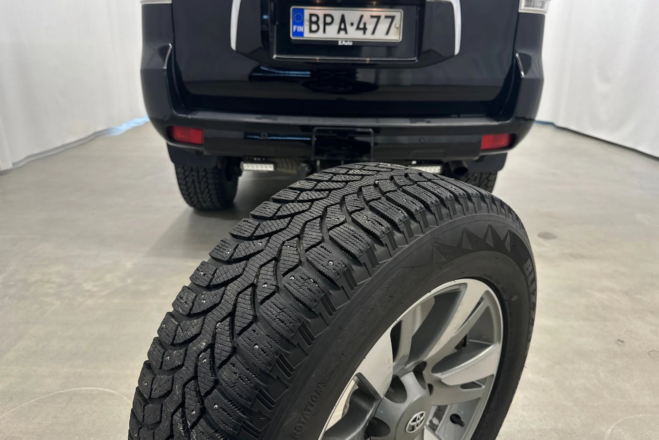 musta Toyota Land Cruiser 2011 kuva 37.