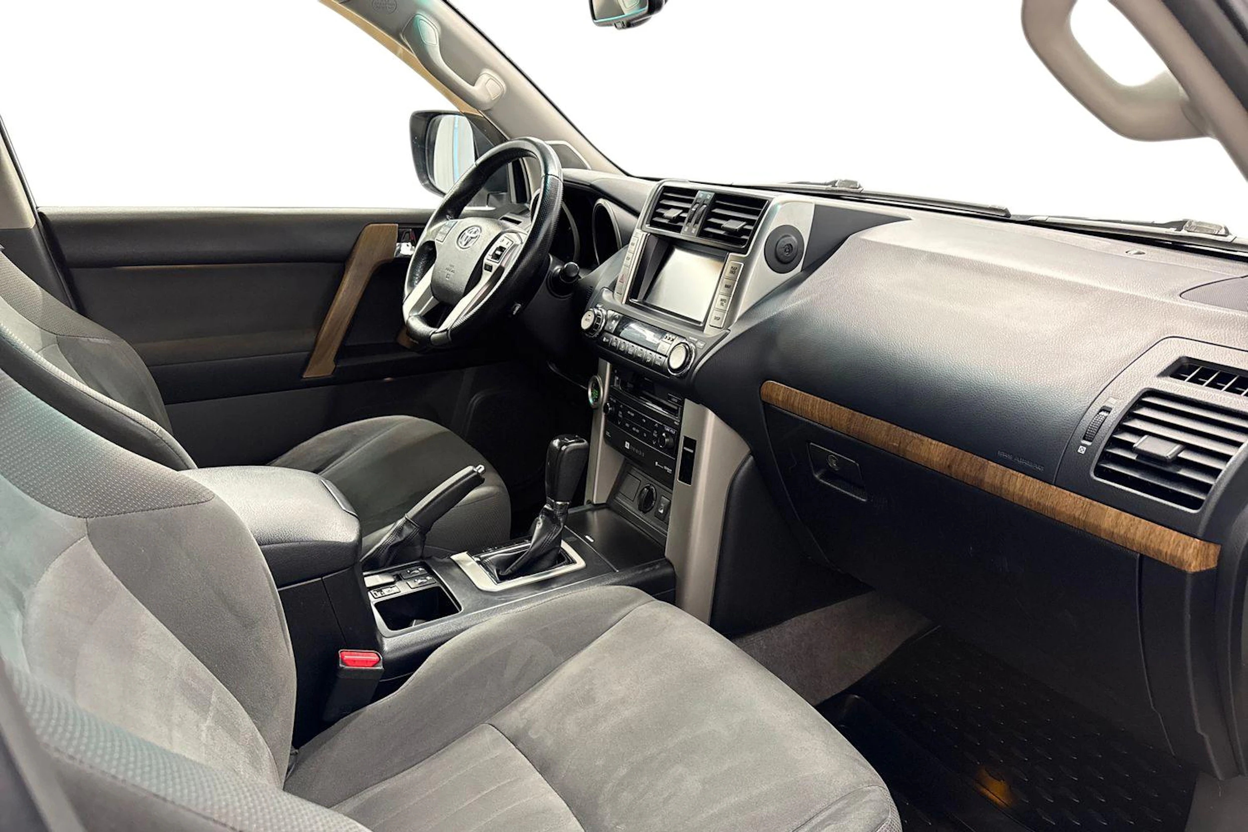 valkoinen Toyota Land Cruiser 2011 kuva 9.