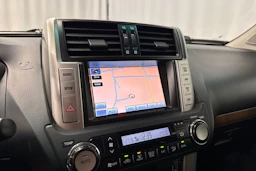 valkoinen Toyota Land Cruiser 2011 kuva 18.