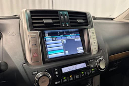 valkoinen Toyota Land Cruiser 2011 kuva 19.
