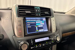 valkoinen Toyota Land Cruiser 2011 kuva 20.