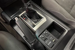 valkoinen Toyota Land Cruiser 2011 kuva 23.