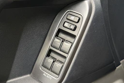 valkoinen Toyota Land Cruiser 2011 kuva 26.