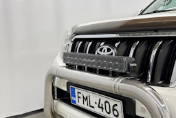valkoinen Toyota Land Cruiser 2011 kuva 31.