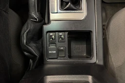 musta Toyota Land Cruiser 2011 kuva 19.