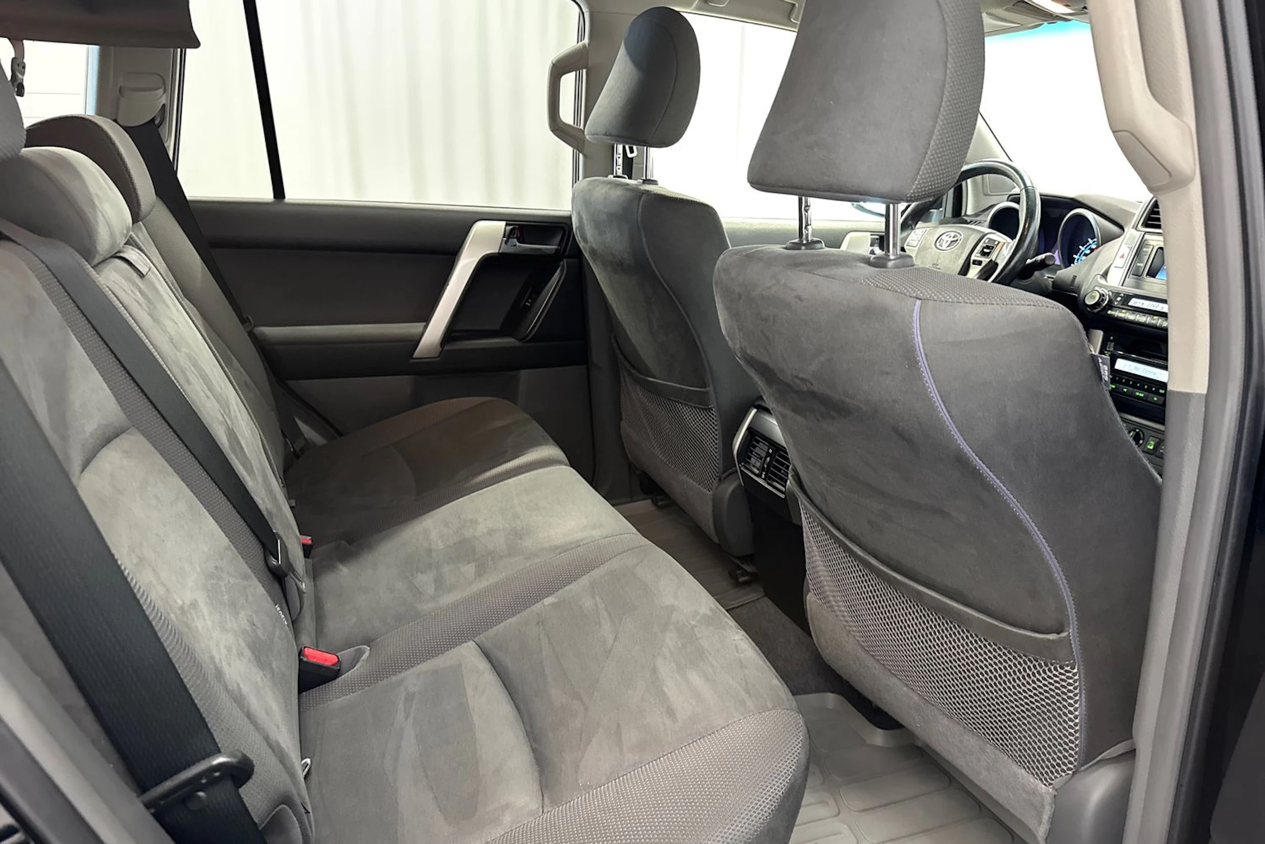 musta Toyota Land Cruiser 2011 kuva 23.