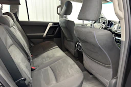 musta Toyota Land Cruiser 2011 kuva 23.