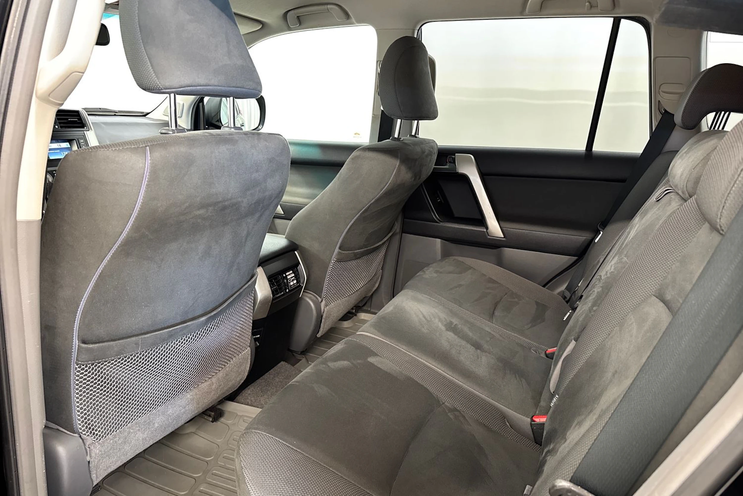 musta Toyota Land Cruiser 2011 kuva 24.